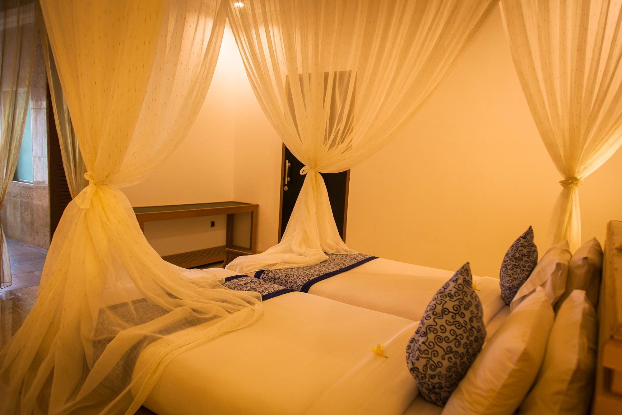 Royal Pool Villa Bali Нуса-Дуа Экстерьер фото